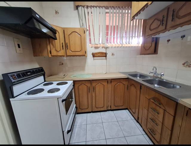 2 BEDROOM FLAT SOLD IN VEREENIGING CENTRAL